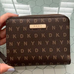 DKNY small leather wallet